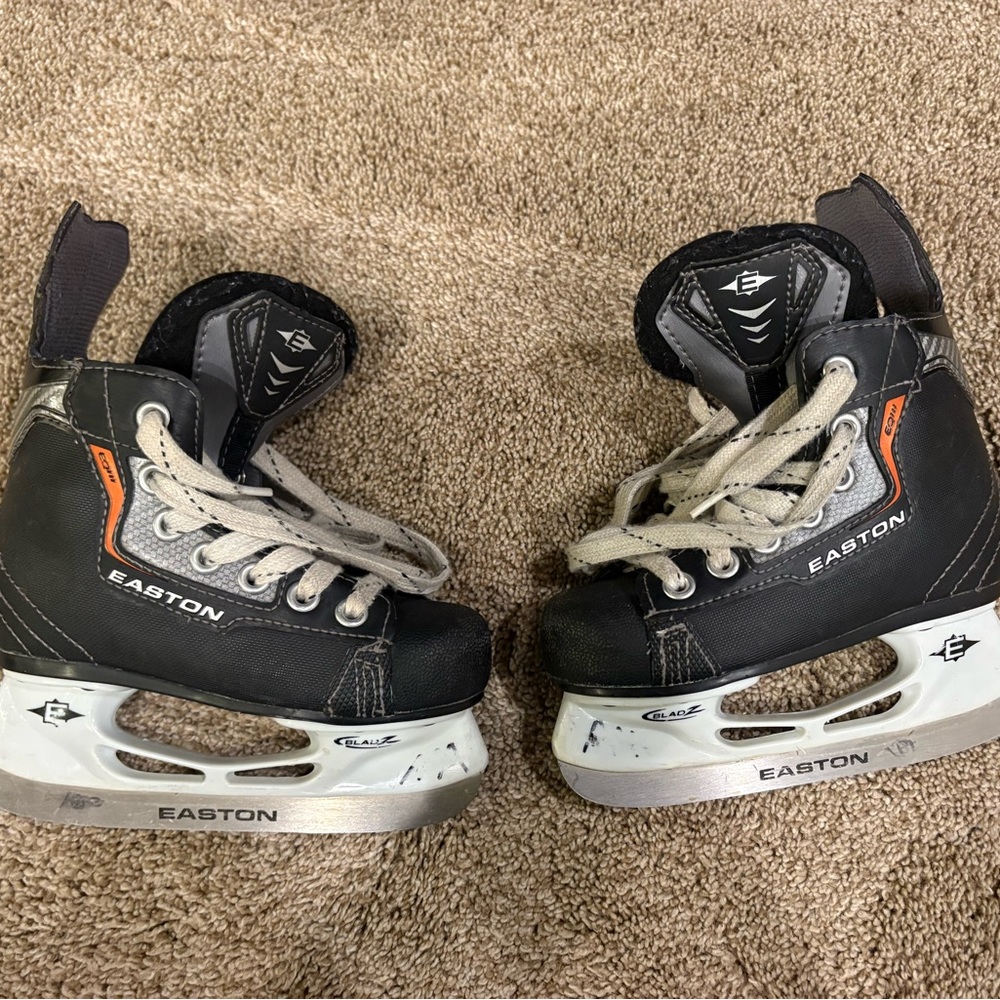Easton Y-10 Black and Gray Skates